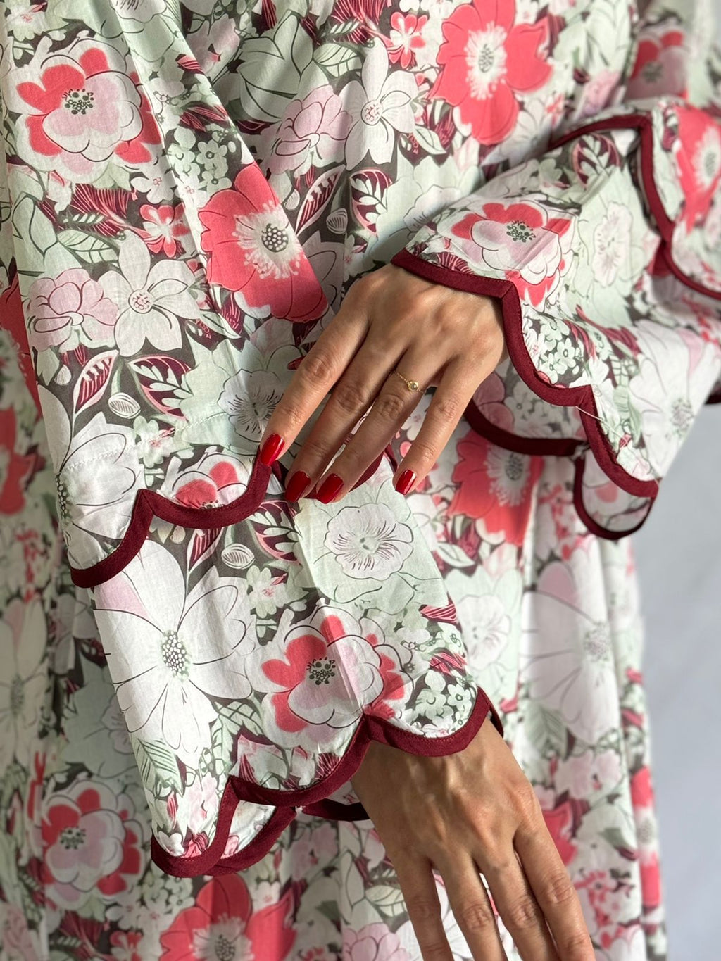 الزهرة الحمراء